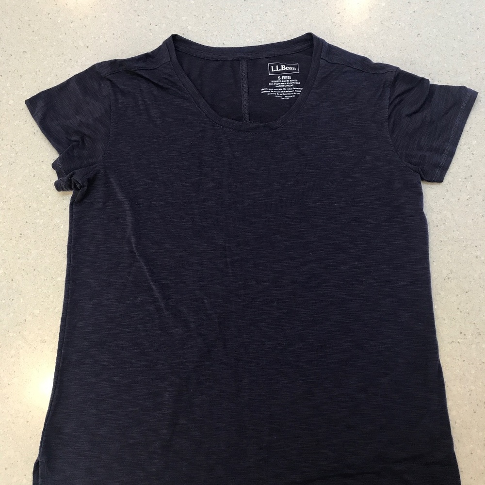 LLBean trail tee size small, dark purple